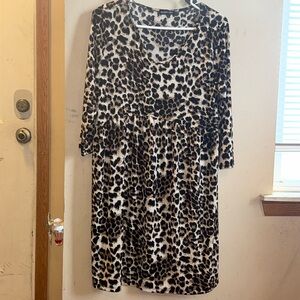 🌴EUC - Heimisausa Leopard Design V-neck Dress Size Large